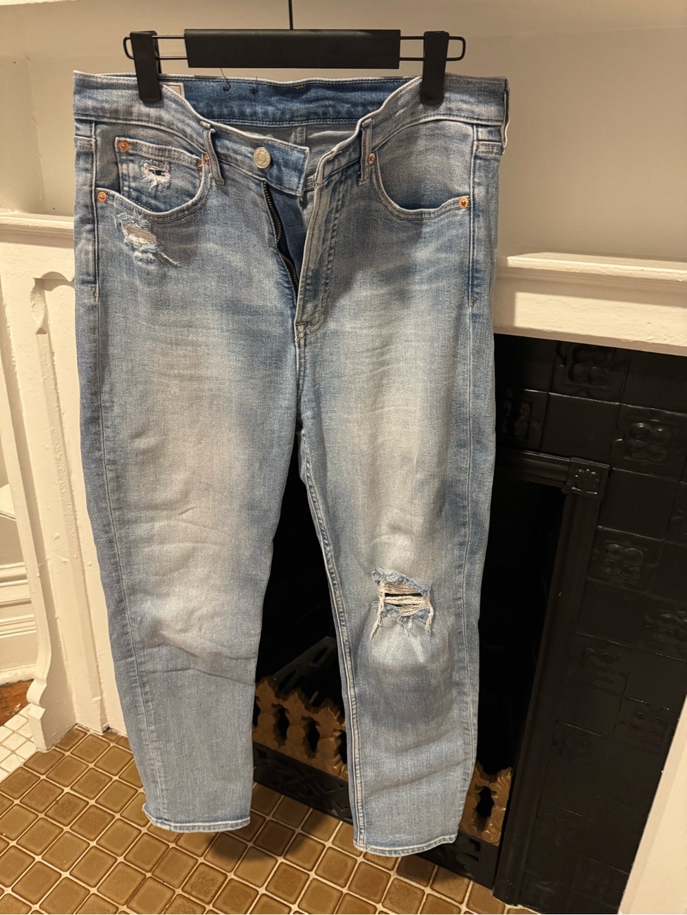 GAP Cigarette High Rise distressed jeans